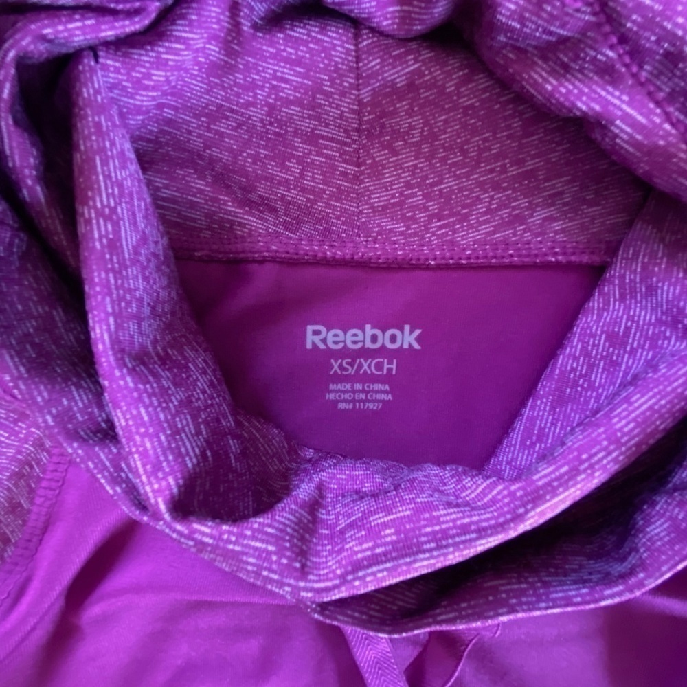 𝅺Reebok Elevate funnel neck running pullover sz XS slim fit reflective NWT - Picture 4 of 9